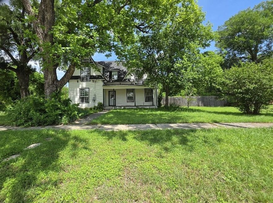 Need plenty of space for your growing family? Are you ready to own your own home? This 1890s home has all the charm and spacious rooms you will need! 4 bedrooms, 2 and half bathrooms, with the primary bedroom downstairs. The cozy front porch is perfect for sitting to enjoy the Texas summer breeze!! This one is just waiting for you to call it home!!All offers must be submitted by Buyers Agent via RES.NET Agent portal to create or log in to your account. If your offer is accepted, you agree to an offer submission tech fee of $300 which will be collected and disbursed by the settlement agent at closing and settlement of the transaction.
