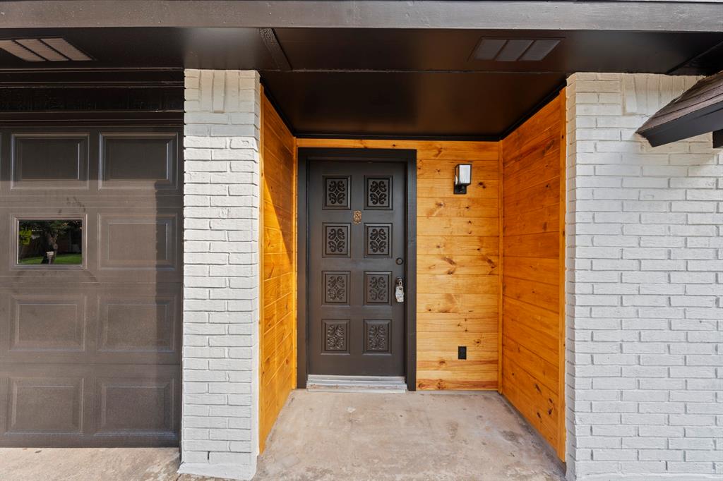 421 Parkvale Lane