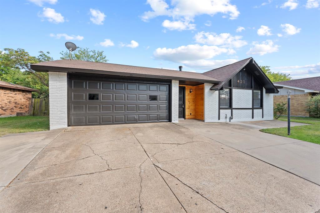 421 Parkvale Lane