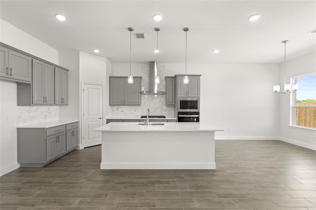 Lake Breeze - Residential