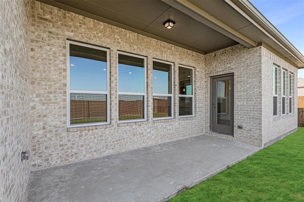 Lake Breeze - Residential