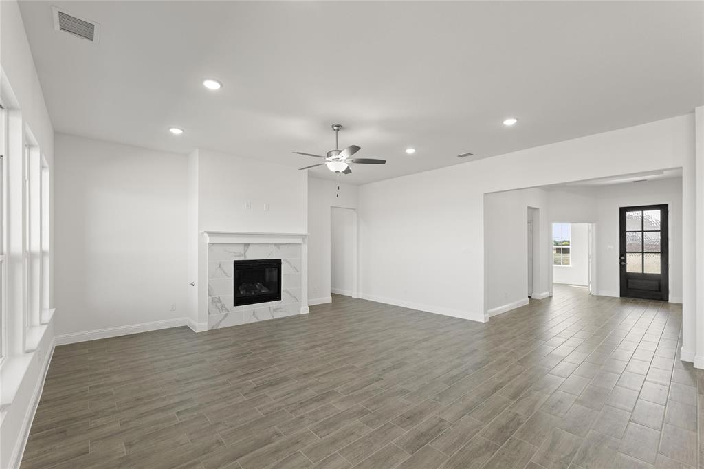 Lake Breeze - Residential