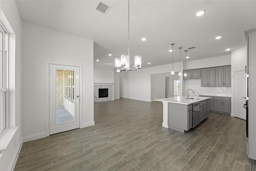 Lake Breeze - Residential