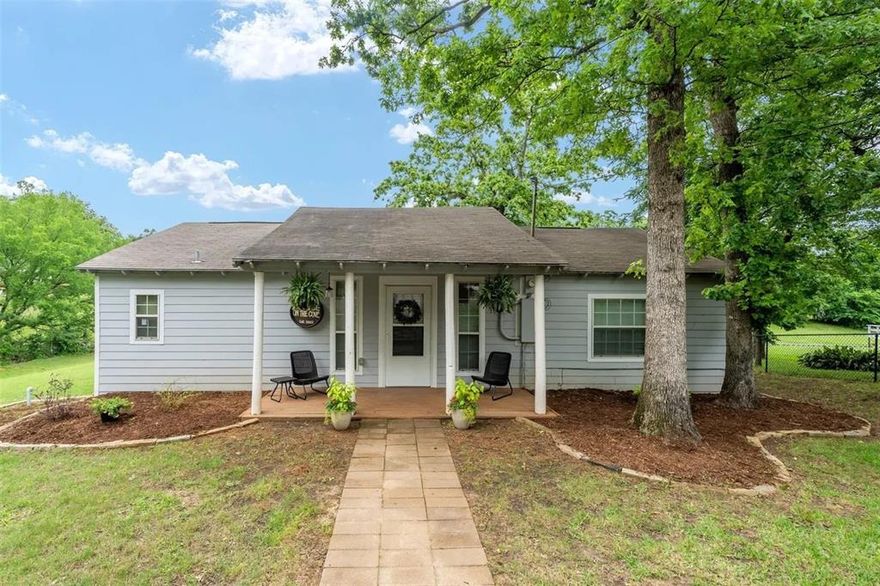 Make an Offer!!! This waterfront turnkey cottage on Cedar Creek Lake is located in a neighborhood that allows short term rentals, the property offers excellent investment potential, ideal as a weekend getaway, full-time residence, or income producing vacation rental. Enjoy this 3-bedrooms, 1-bath renovated and updated lake house investment opportunity on Cedar Creek Lake. Please schedule an appointment to see the property so you can fall in love!! Qualified buyers can receive as low as 4.5% interest rate with 2-1 Buydown for this property or a discounted mortgage interest rate option and no lender fee future refinancing for the life of the loan.

Discounted rate options and no lender fee future refinancing may be available for qualified buyers of this home.