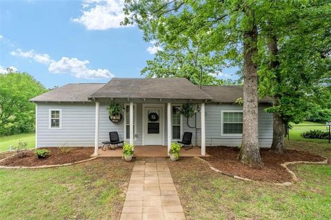 Photo of 1308 Utopia Court, Tool, TX 75143 (MLS # 21154544)