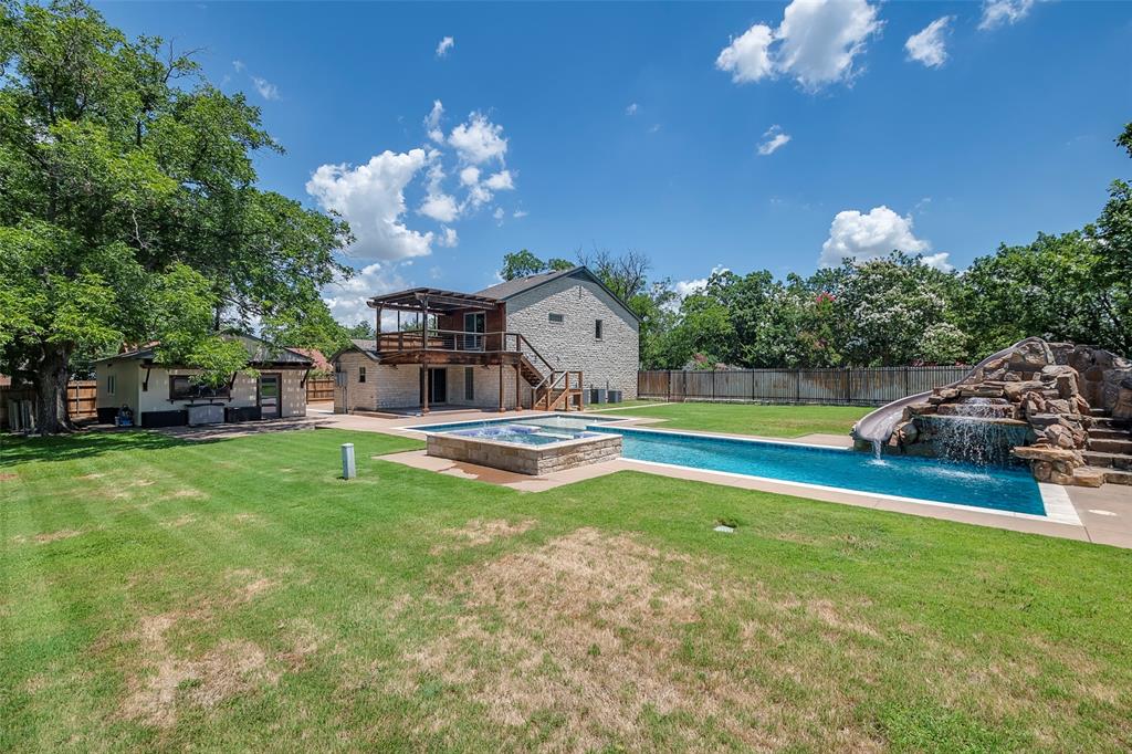 Granbury, Texas 76048, United States, 5 Bedrooms Bedrooms, ,4 BathroomsBathrooms,Residential,Active,155427