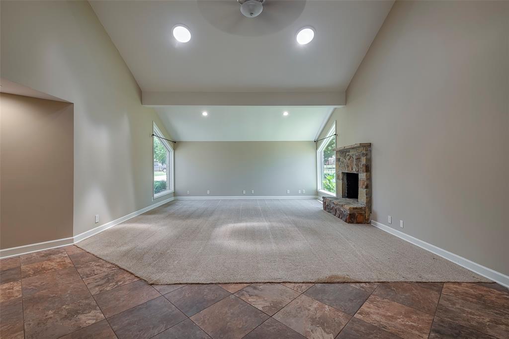 Granbury, Texas 76048, United States, 5 Bedrooms Bedrooms, ,4 BathroomsBathrooms,Residential,Active,155427