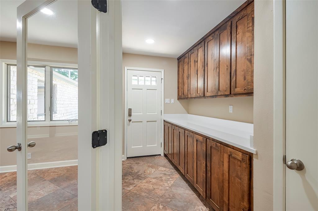 Granbury, Texas 76048, United States, 5 Bedrooms Bedrooms, ,4 BathroomsBathrooms,Residential,Active,155427