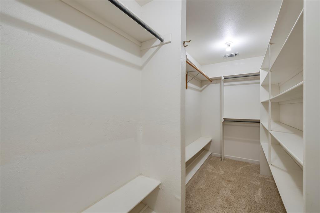 Granbury, Texas 76048, United States, 5 Bedrooms Bedrooms, ,4 BathroomsBathrooms,Residential,Active,155427