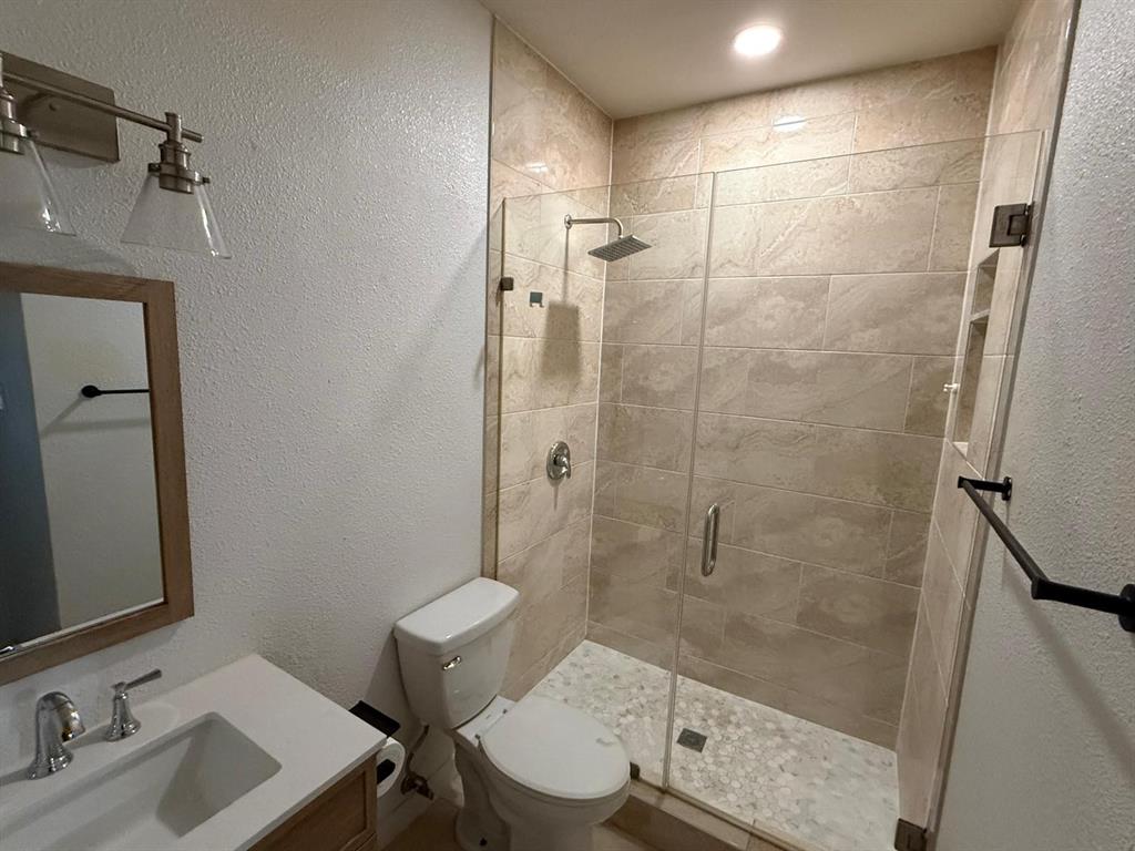 611 Oriole Boulevard 703