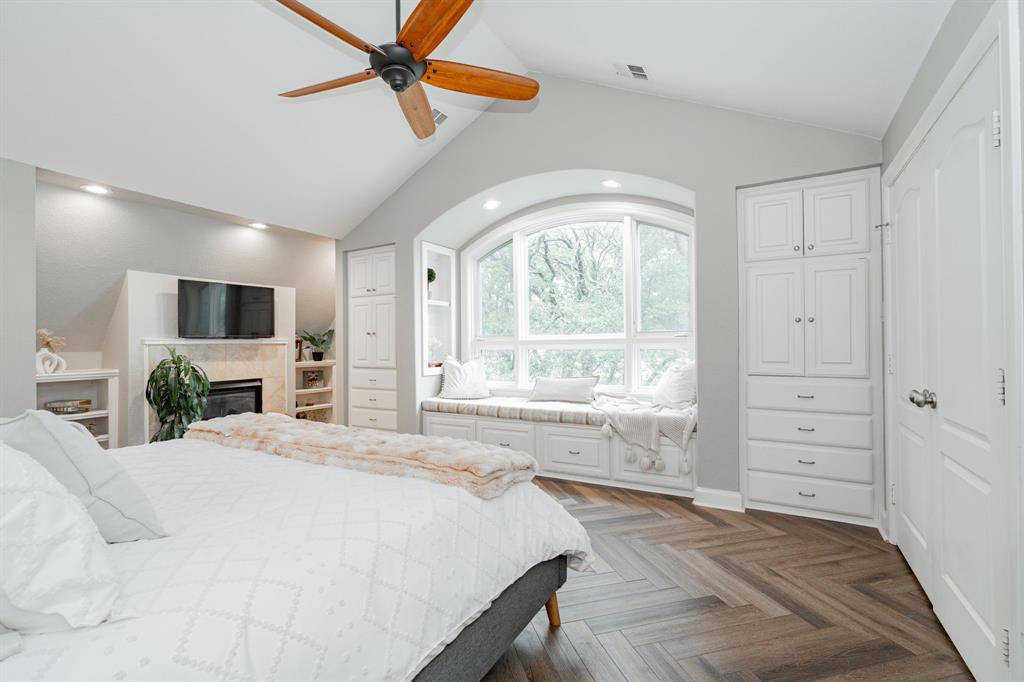 Emerald Sound At Lake Lewisvil - Residential