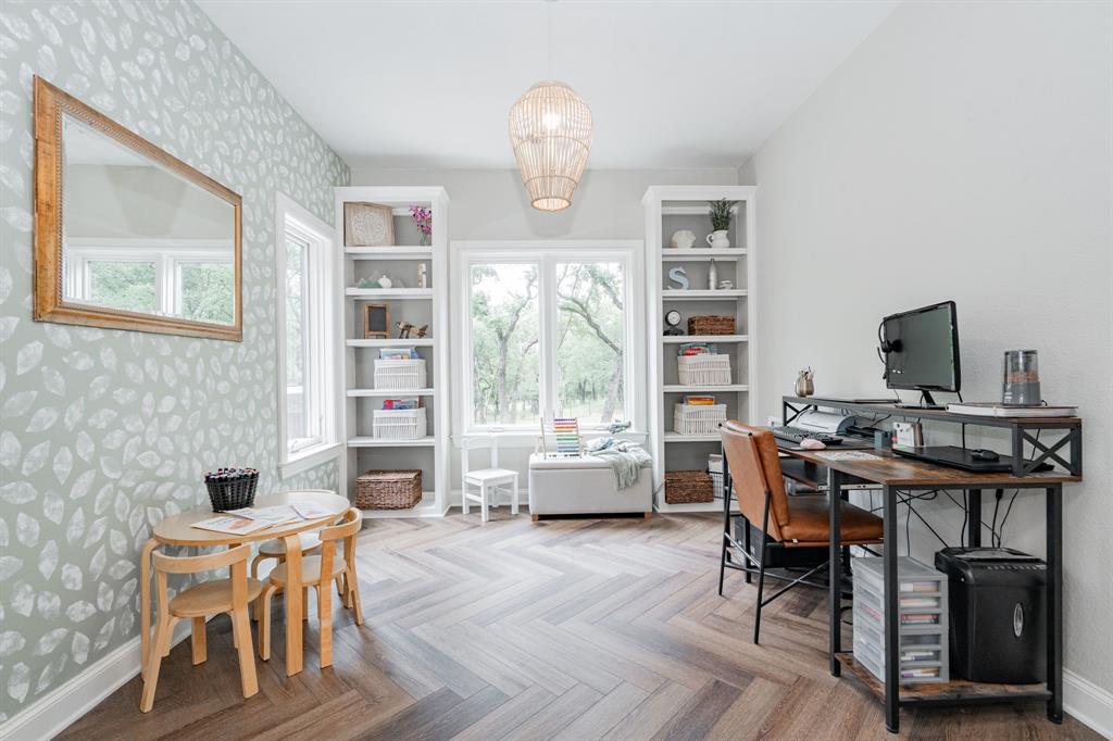 Emerald Sound At Lake Lewisvil - Residential