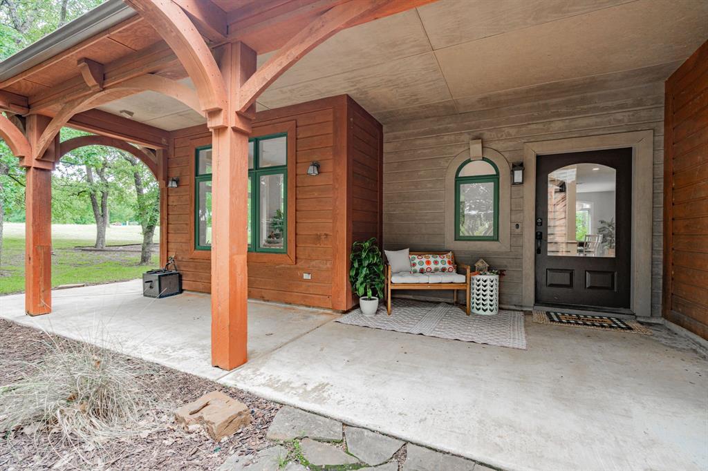 Emerald Sound At Lake Lewisvil - Residential