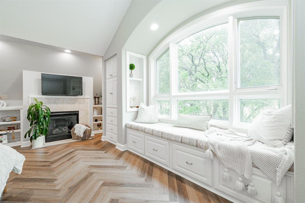 Emerald Sound At Lake Lewisvil - Residential