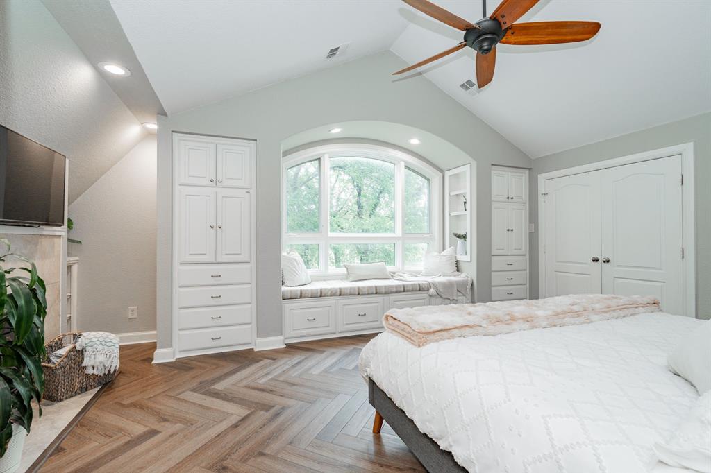 Emerald Sound At Lake Lewisvil - Residential