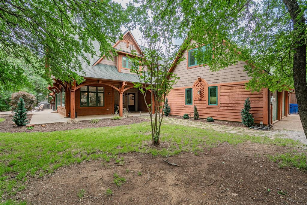 Emerald Sound At Lake Lewisvil - Residential