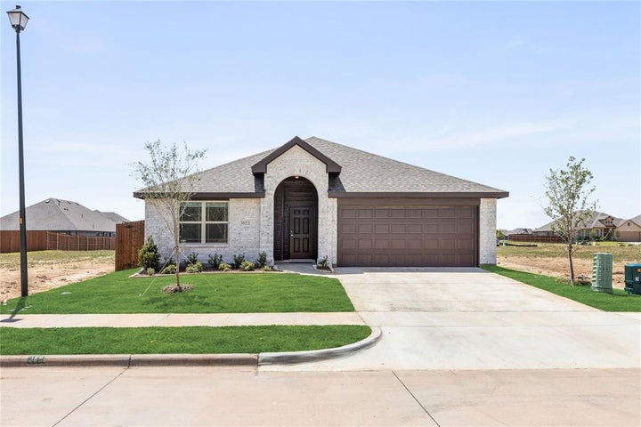 Photo 1 of 31 — 3653 Jordan Way, Kaufman, TX 75142