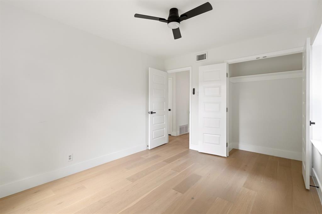 Valwood Park 06 - Residential