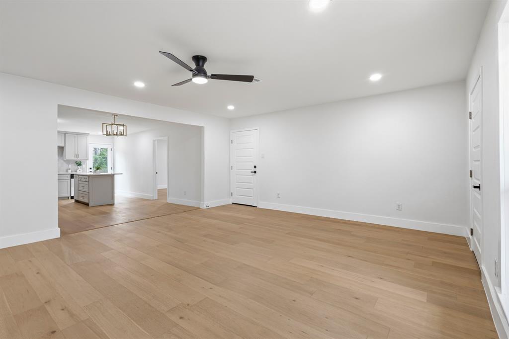 Valwood Park 06 - Residential