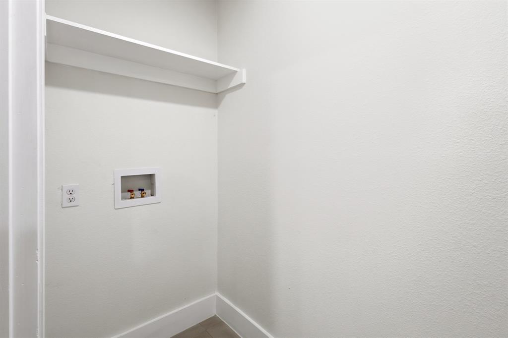 Valwood Park 06 - Residential