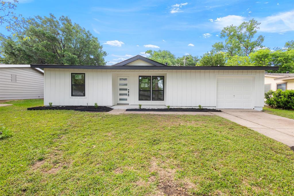 Valwood Park 06 - Residential