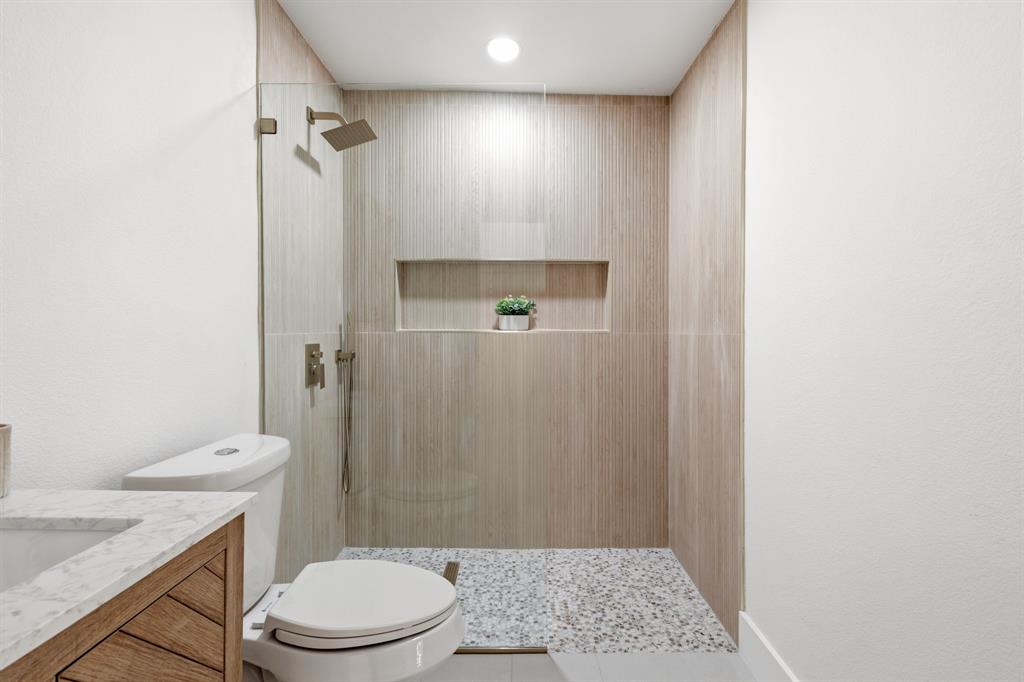 Valwood Park 06 - Residential