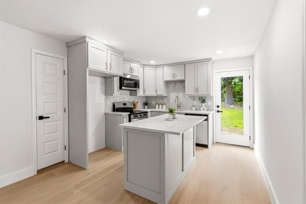 Valwood Park 06 - Residential