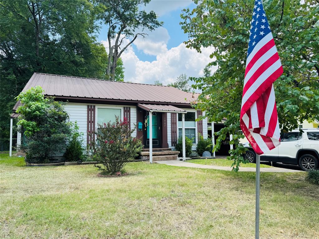 Photo of 1007 N Johnson Street, Mineola, TX 75773 (MLS # 21320317)