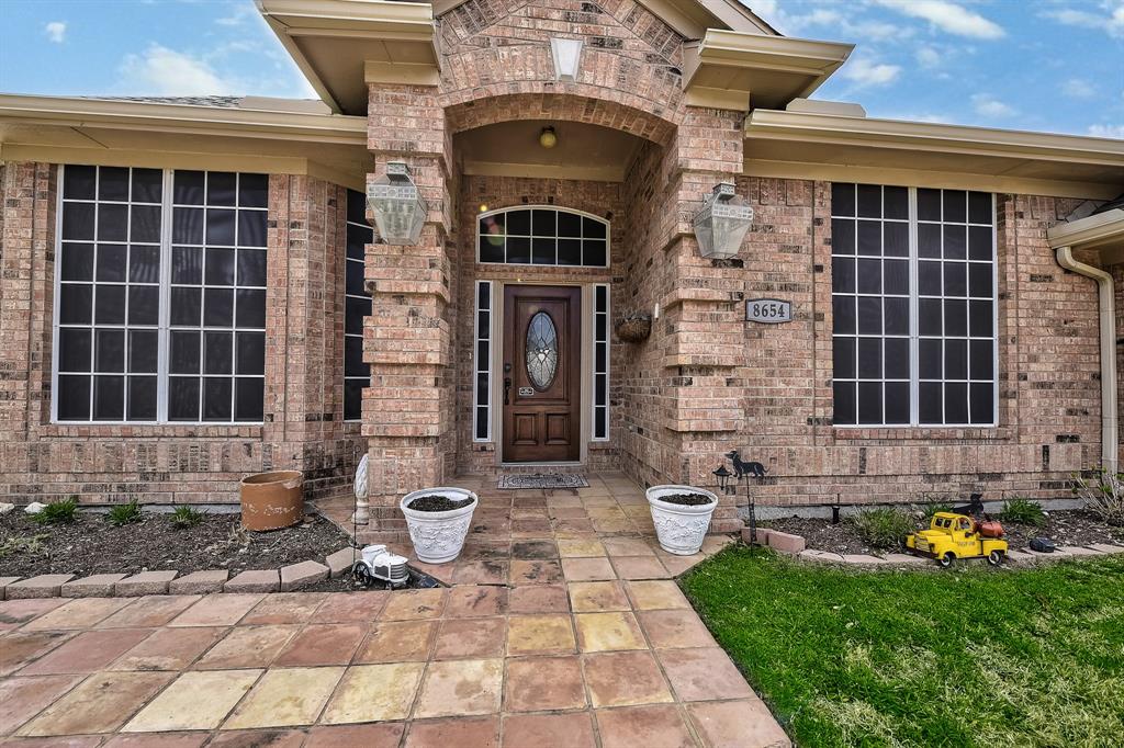 8654 Glen Hollow Drive