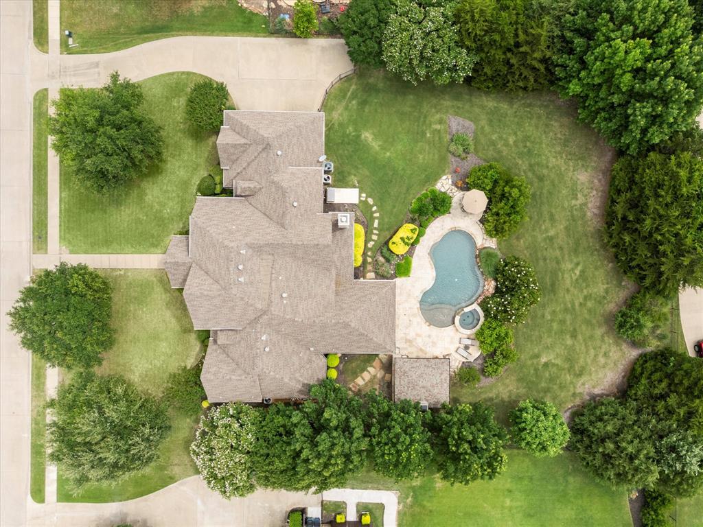 405 Wyndemere Boulevard
