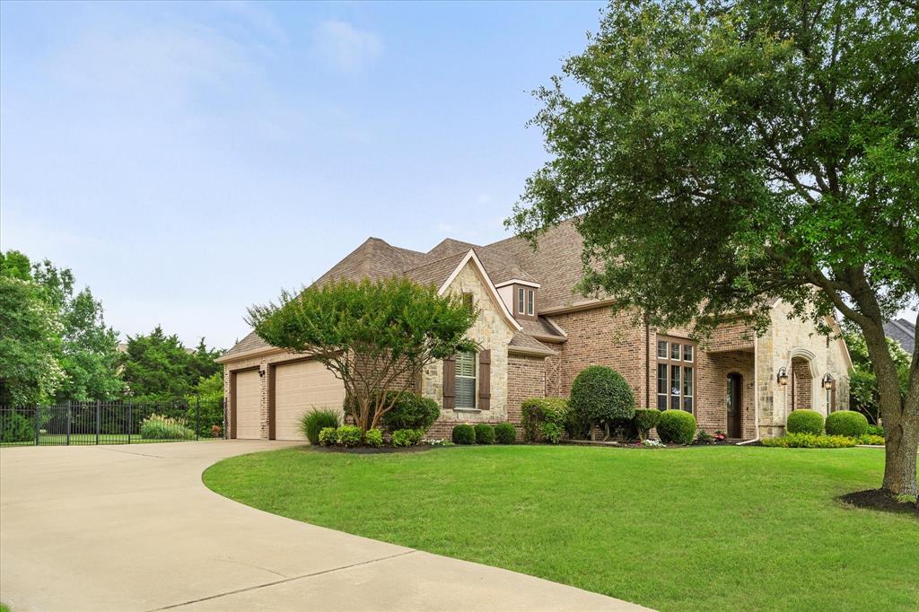 405 Wyndemere Boulevard