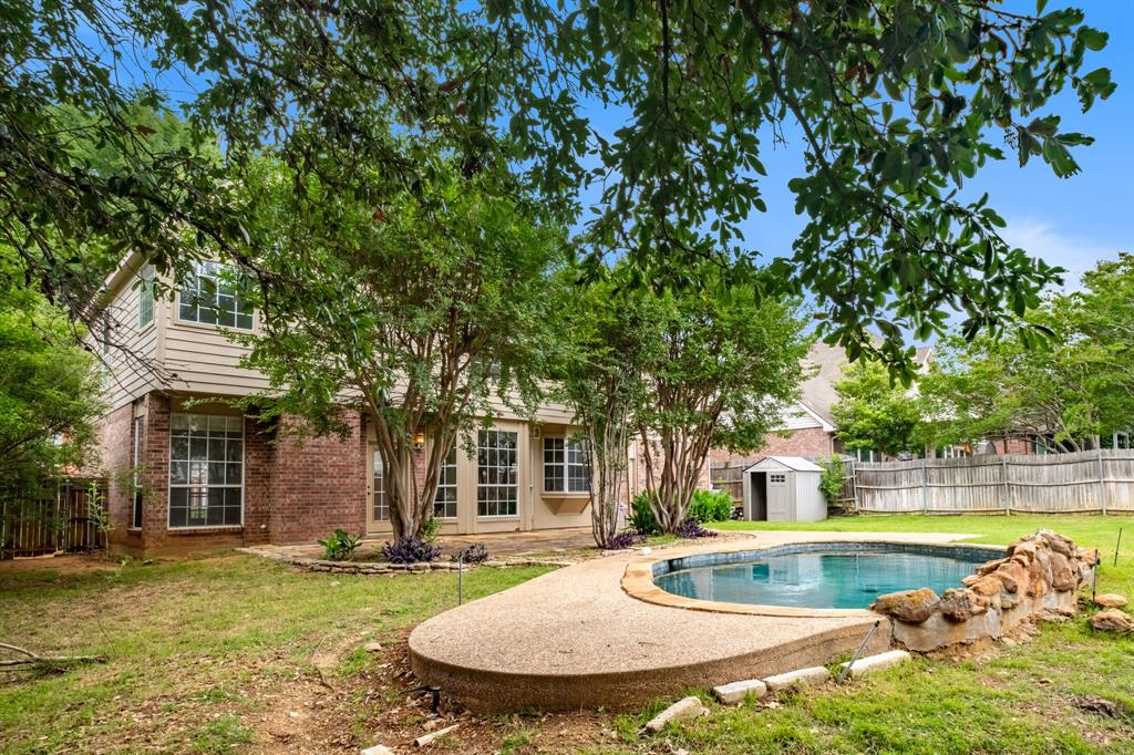 2125 Branchwood