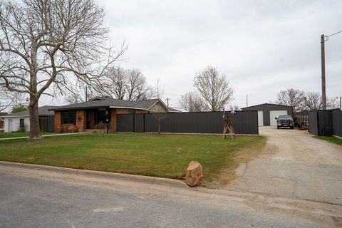 455 5th Hawley TX 79525