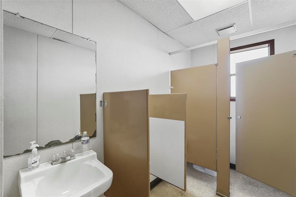 Mineral Heights Sub - Commercial Lease