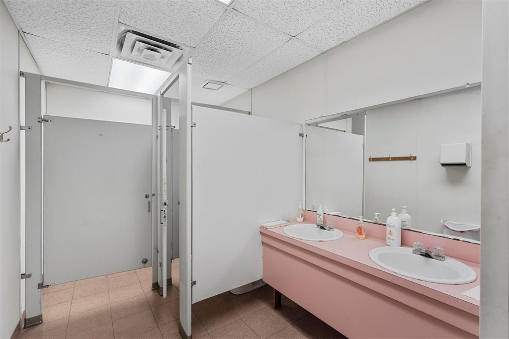 Mineral Heights Sub - Commercial Lease