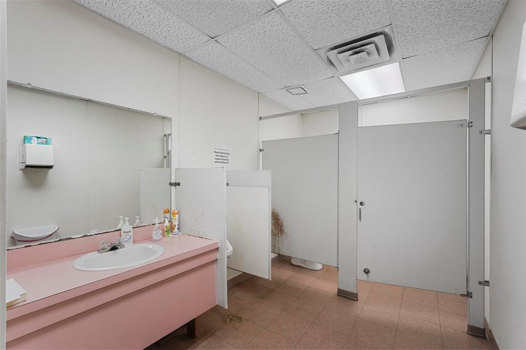 Mineral Heights Sub - Commercial Lease