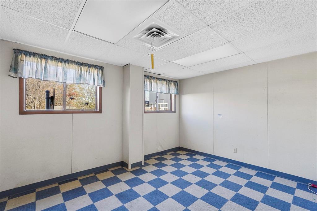 Mineral Heights Sub - Commercial Lease