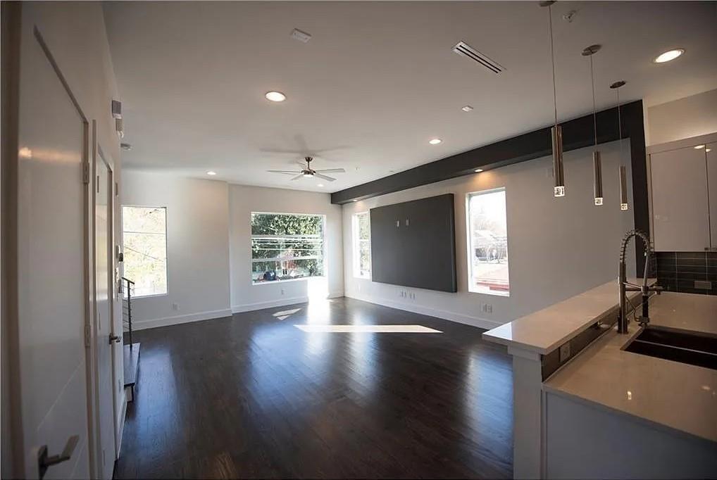 Deere Park - Residential Lease