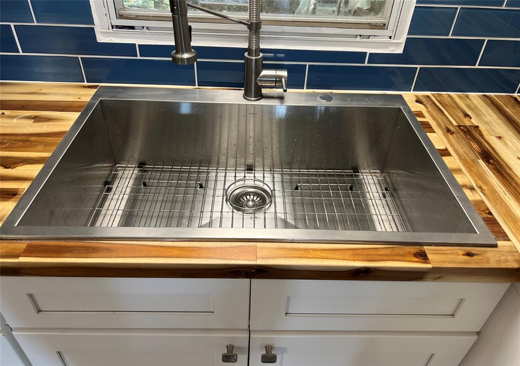 Ramon De La Garza #a-33 - Residential