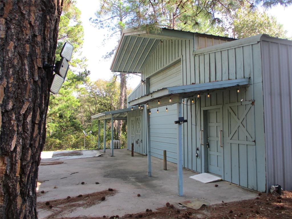2136 N HWY 19