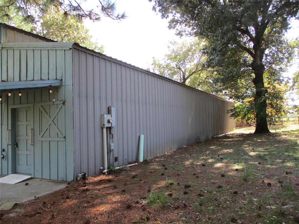 2136 N HWY 19