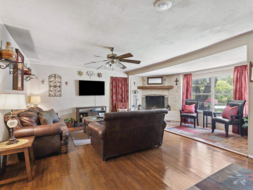 715 Lakeside Drive