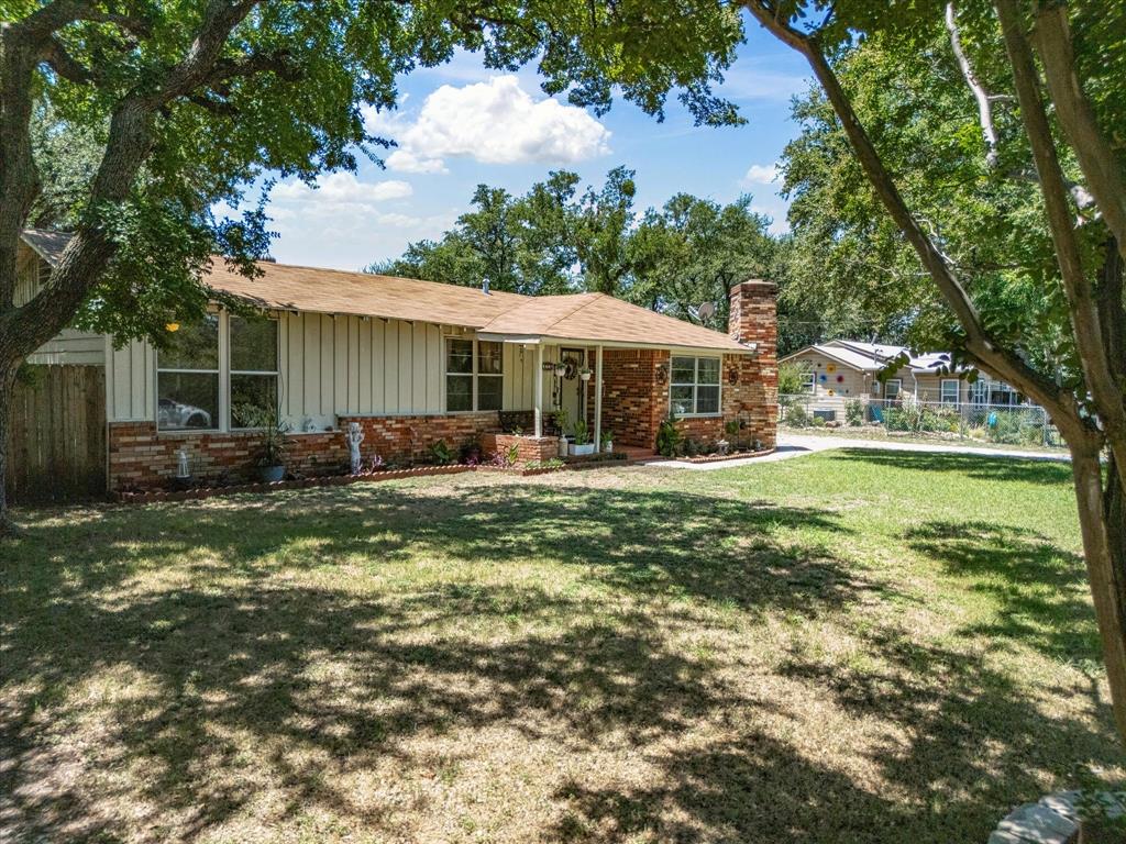 715 Lakeside Drive