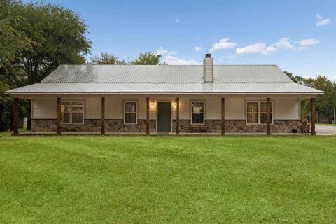 Photo of 1382 Rogers Road, Newark, TX 76071 (MLS # 21402244)