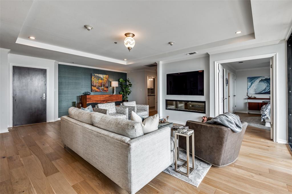 5909 Luther Lane 1601