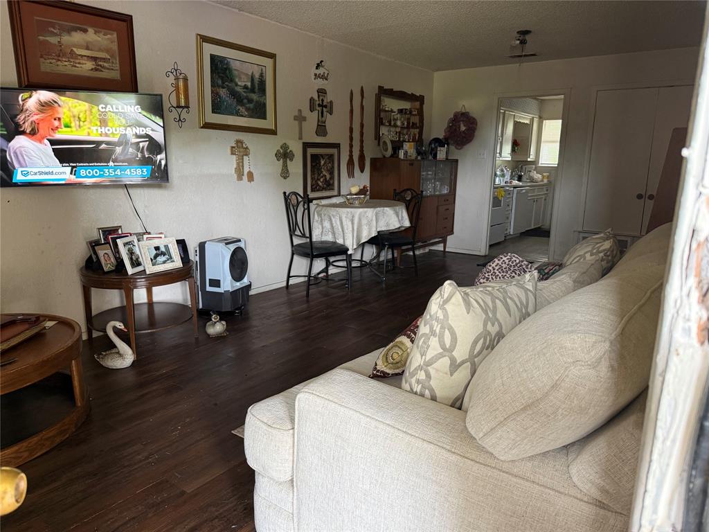 3305 Alta Vista Drive