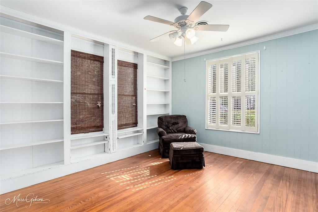 Currie Acreage - Residential