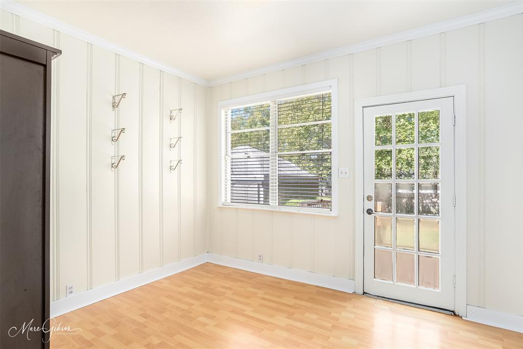 Currie Acreage - Residential