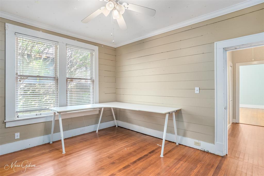 Currie Acreage - Residential