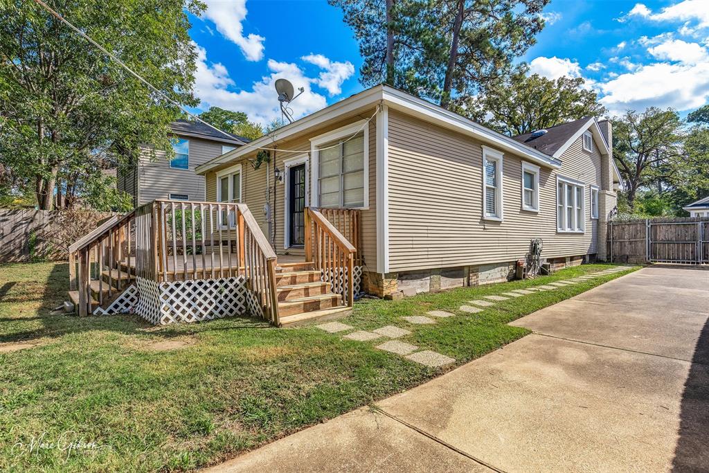 Currie Acreage - Residential